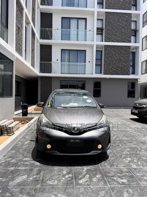 Toyota Vitz 1.3 FWD 5dr 2016 Gray