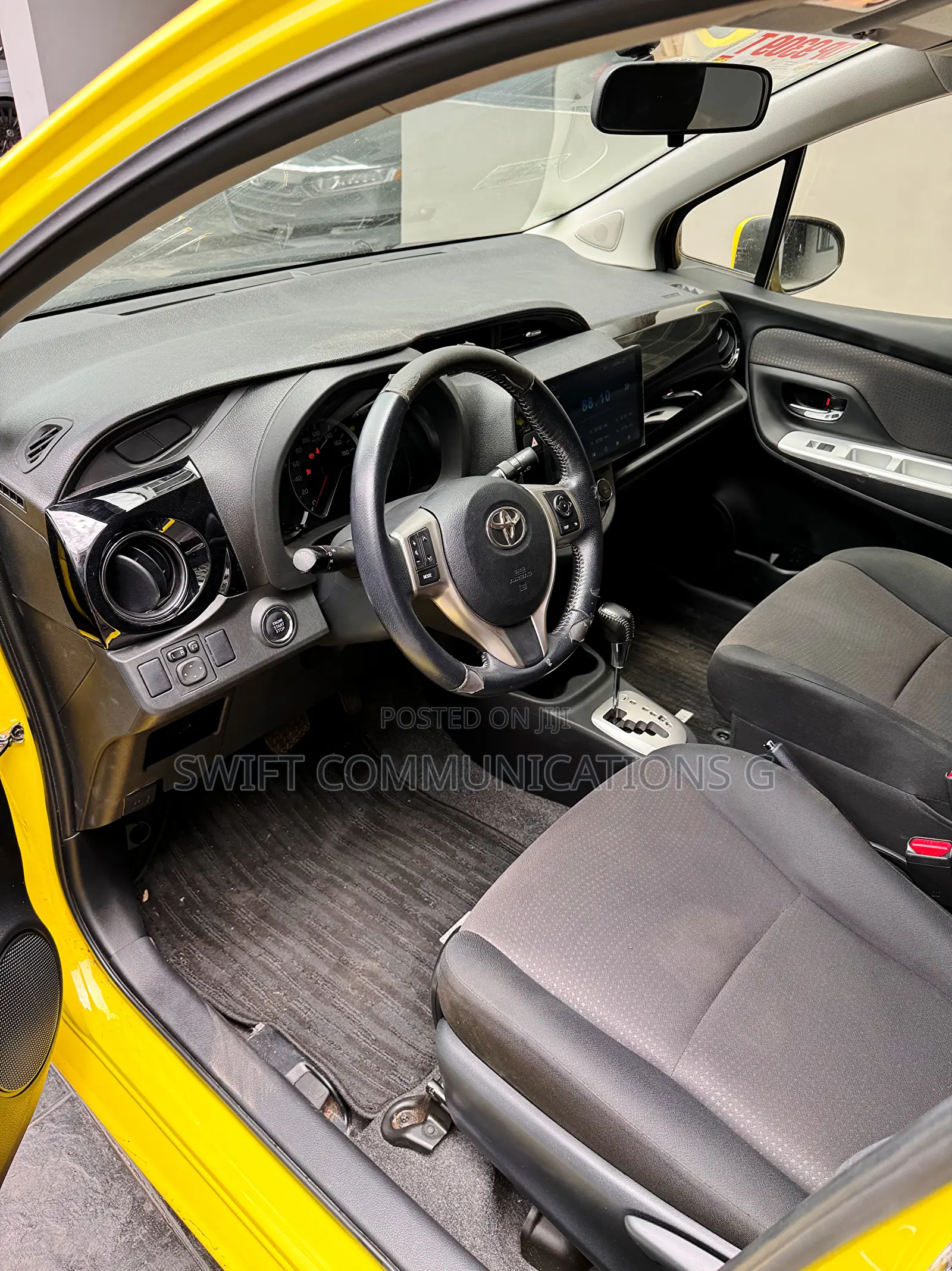 Toyota Vitz 1.3 FWD 5dr 2015 Yellow