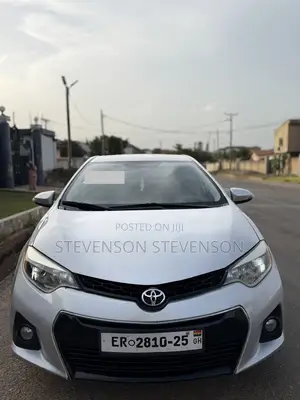 Toyota Corolla LE ECO Premium (1.8L 4cyl CVT) 2016 Silver