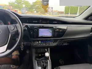 Toyota Corolla LE ECO Premium (1.8L 4cyl CVT) 2016 Silver