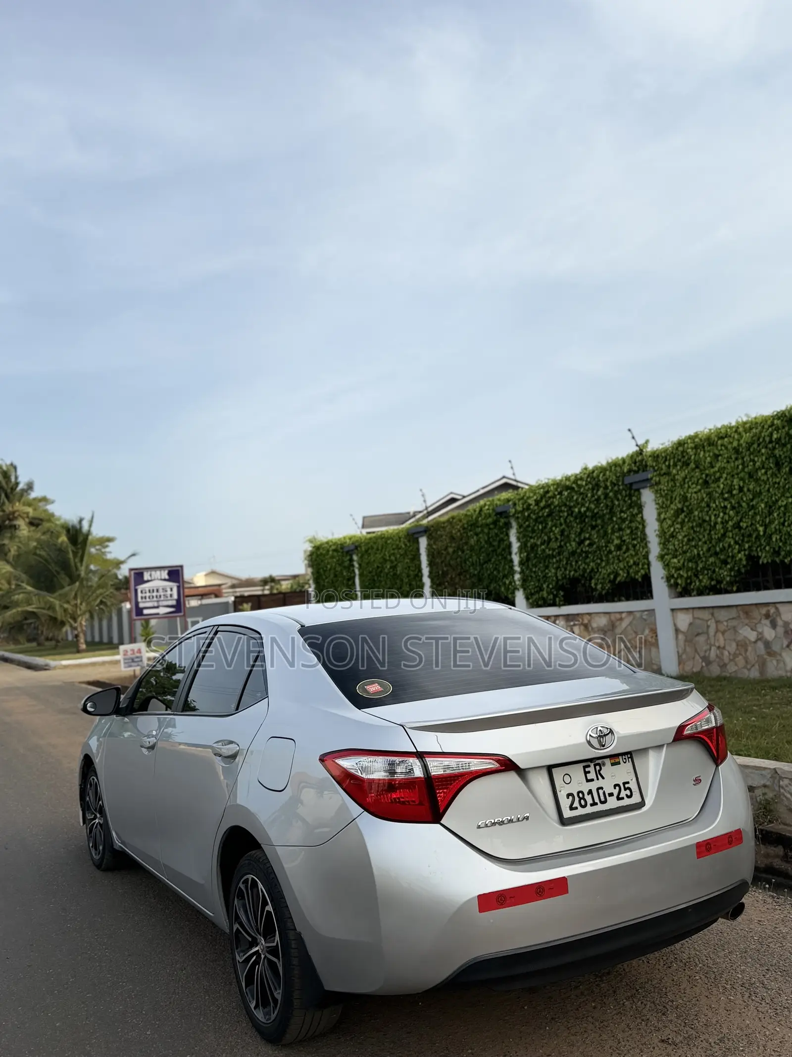 Toyota Corolla LE ECO Premium (1.8L 4cyl CVT) 2016 Silver