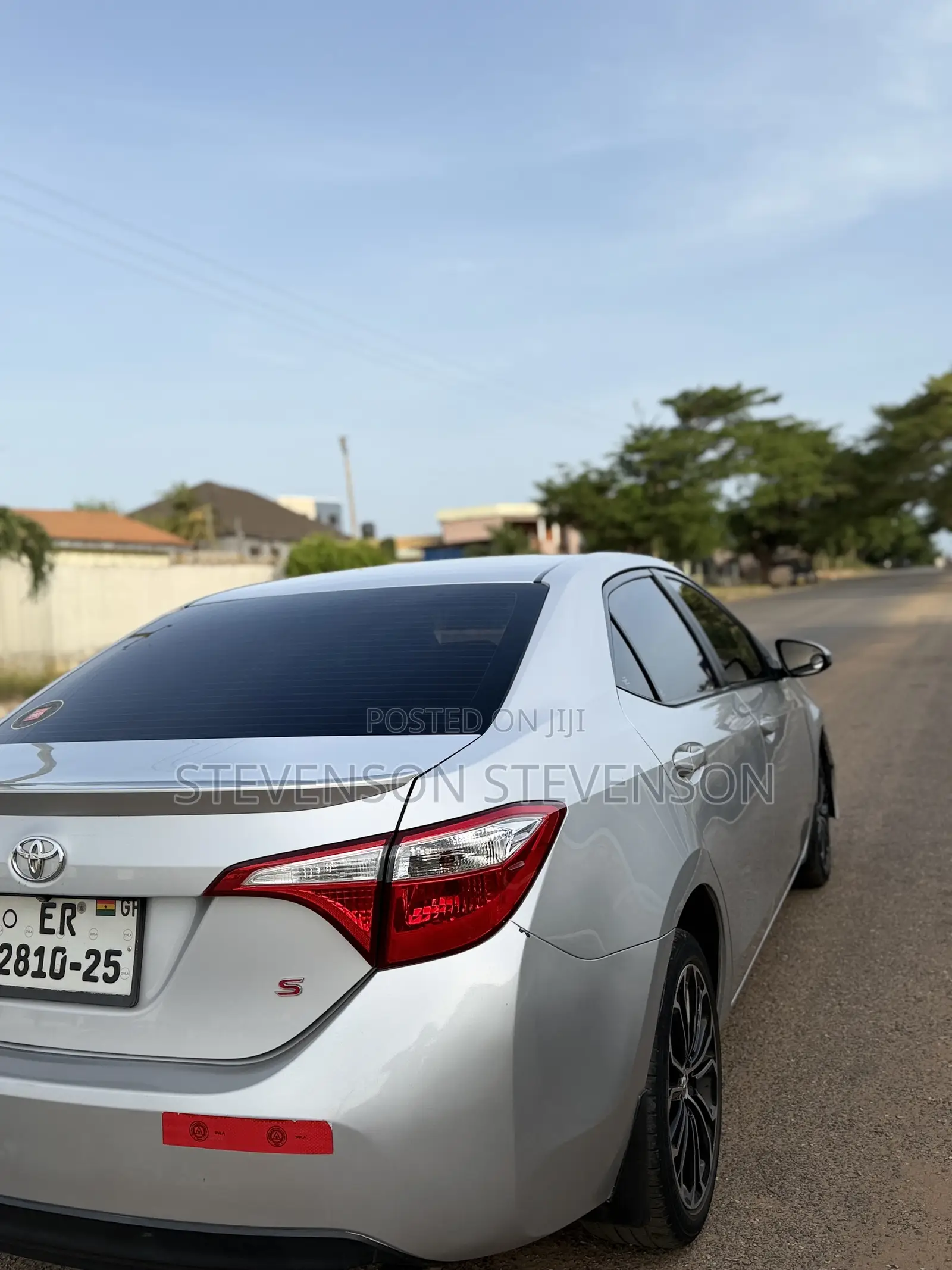 Toyota Corolla LE ECO Premium (1.8L 4cyl CVT) 2016 Silver