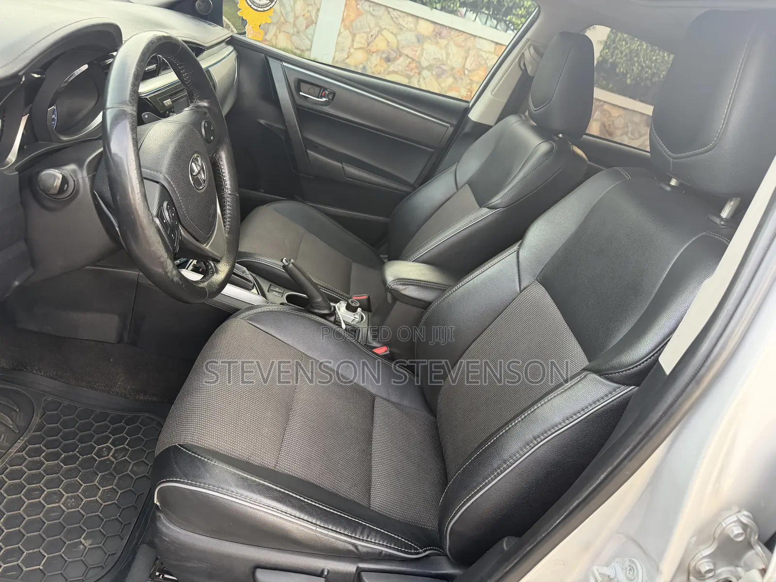 Toyota Corolla LE ECO Premium (1.8L 4cyl CVT) 2016 Silver
