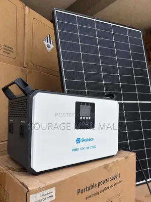 2000w Solar Portable Power Station + 610w Mono Solar Panels