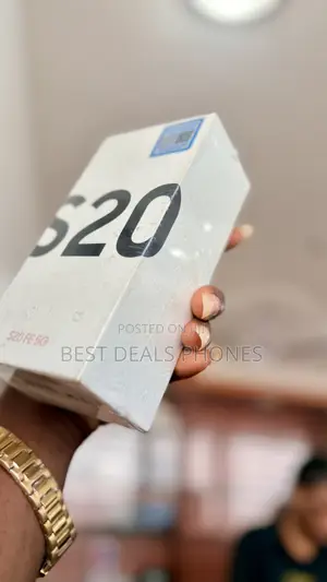 New Samsung Galaxy S20 FE 5G 128 GB Silver