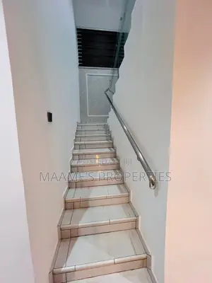 5bdrm Duplex in Adenta for rent