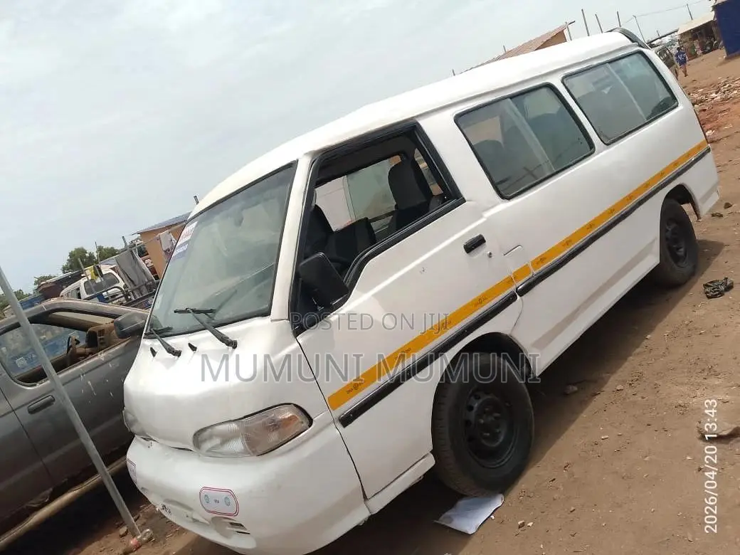 Hyundai H-100 2004 White