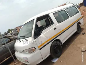 Hyundai H-100 2004 White