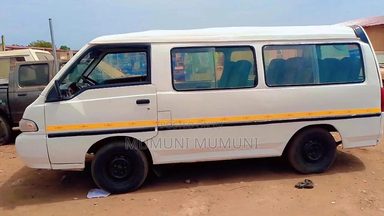 Hyundai H-100 2004 White