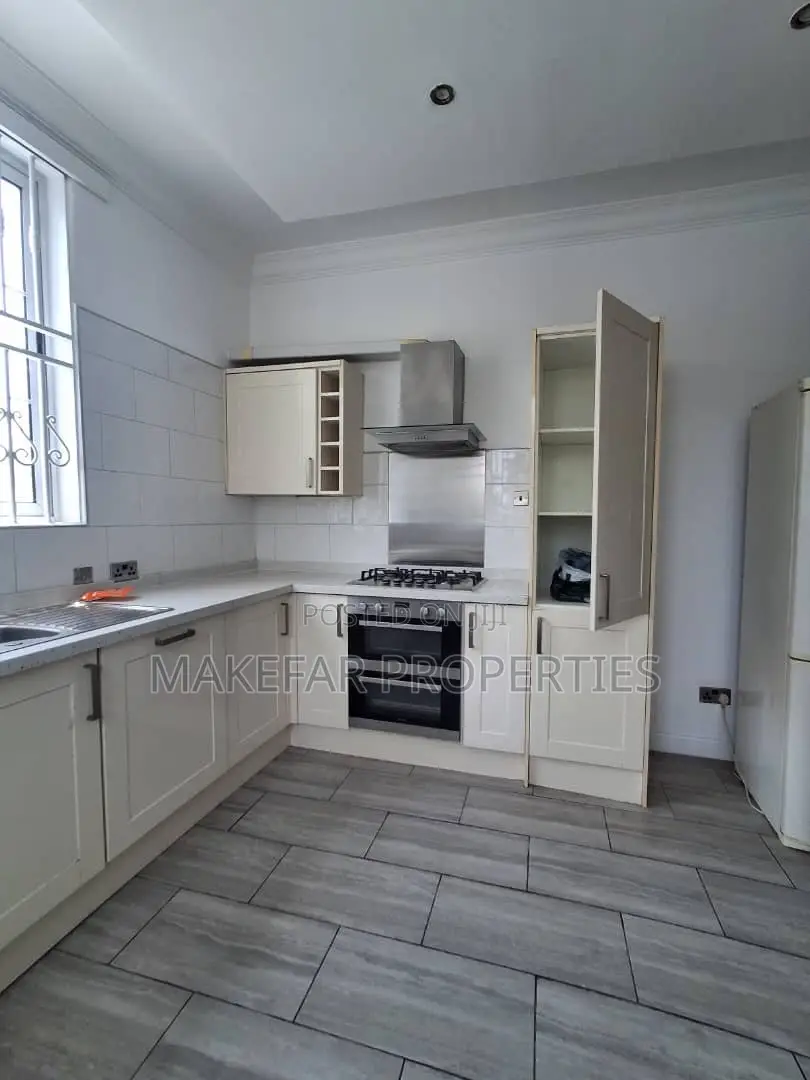 4bdrm House in East Legon for rent