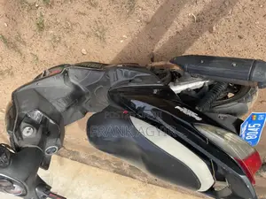 Yamaha Crux 2023 Black