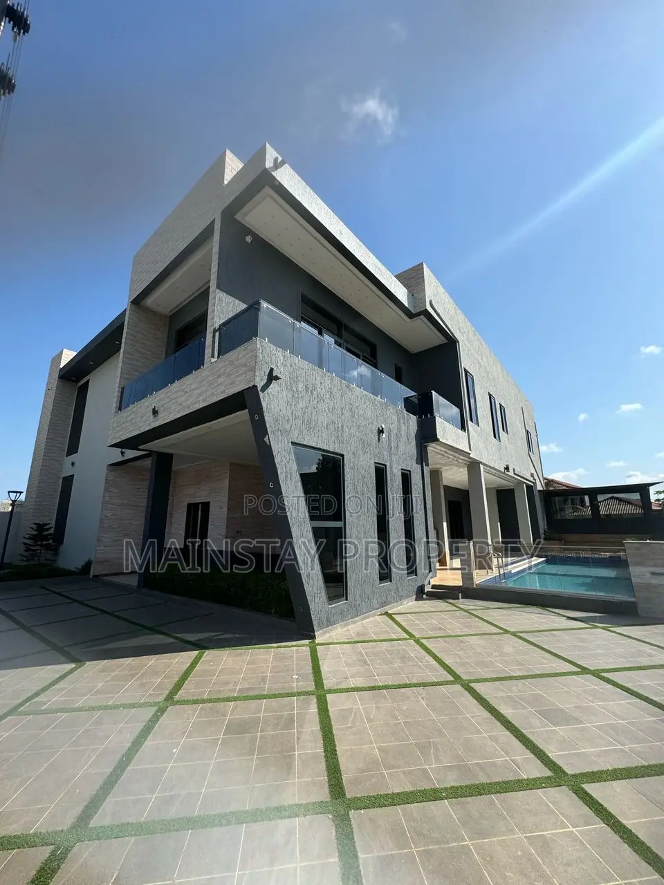 5bdrm House in Mainstay Estates, Airport Residential Area for sale