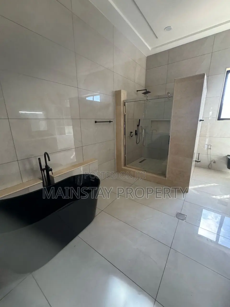 5bdrm House in Mainstay Estates, Airport Residential Area for sale