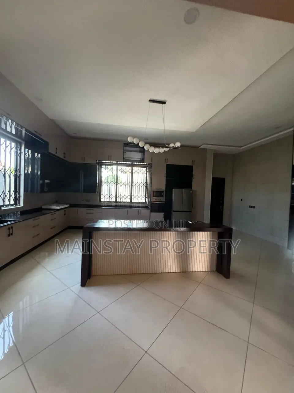 5bdrm House in Mainstay Estates, Airport Residential Area for sale