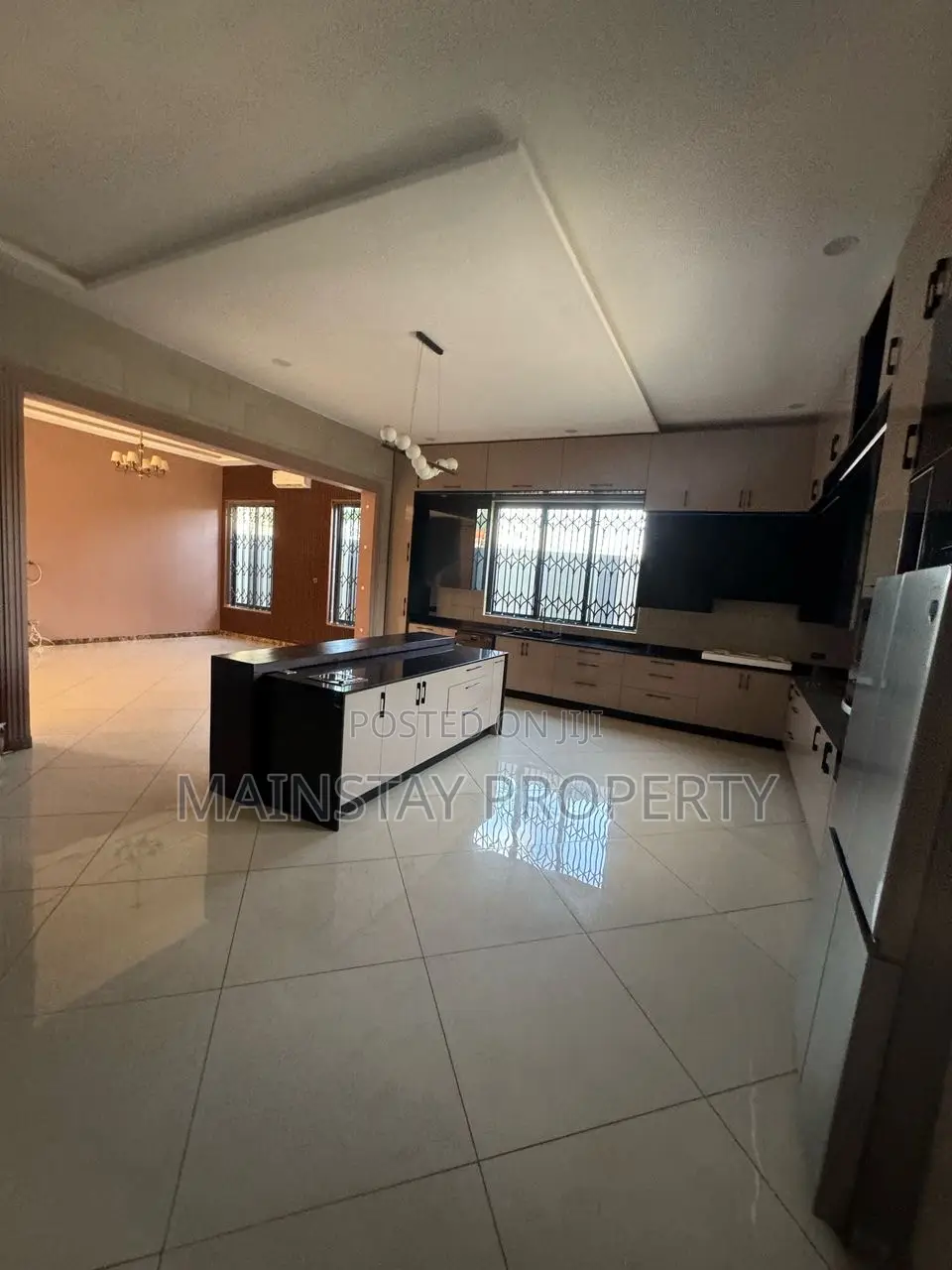 5bdrm House in Mainstay Estates, Airport Residential Area for sale