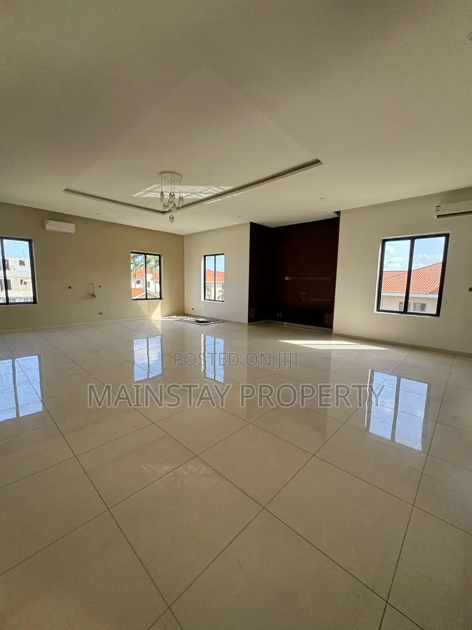 5bdrm House in Mainstay Estates, Airport Residential Area for sale