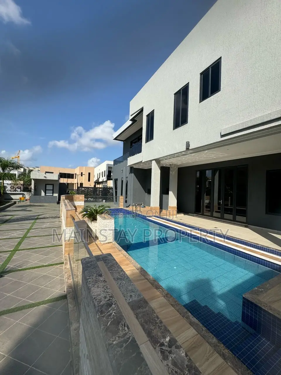 5bdrm House in Mainstay Estates, Airport Residential Area for sale
