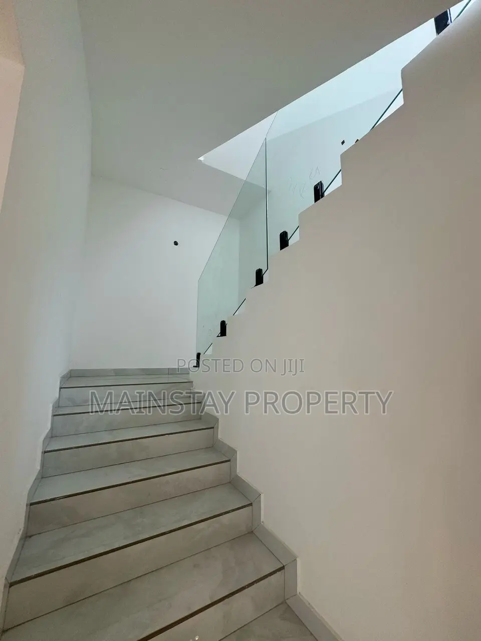4bdrm Townhouse/Terrace in Mainstay Estates, Airport Residential Area