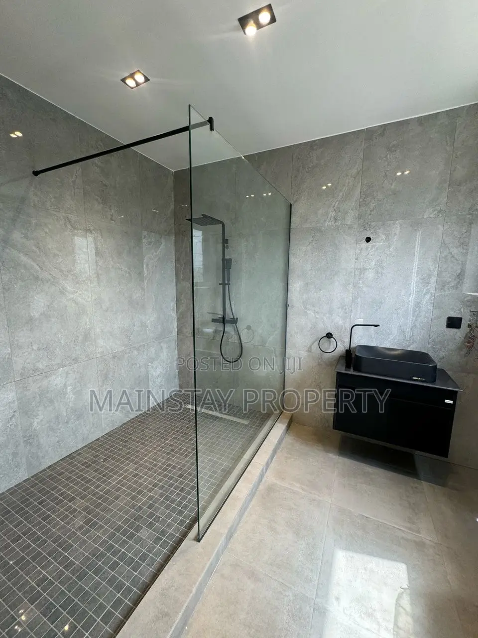 4bdrm Townhouse/Terrace in Mainstay Estates, Airport Residential Area