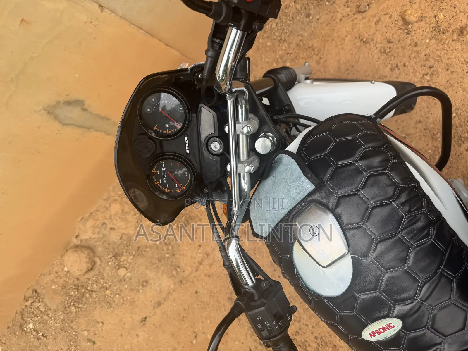 Bajaj Boxer 125 2025 White