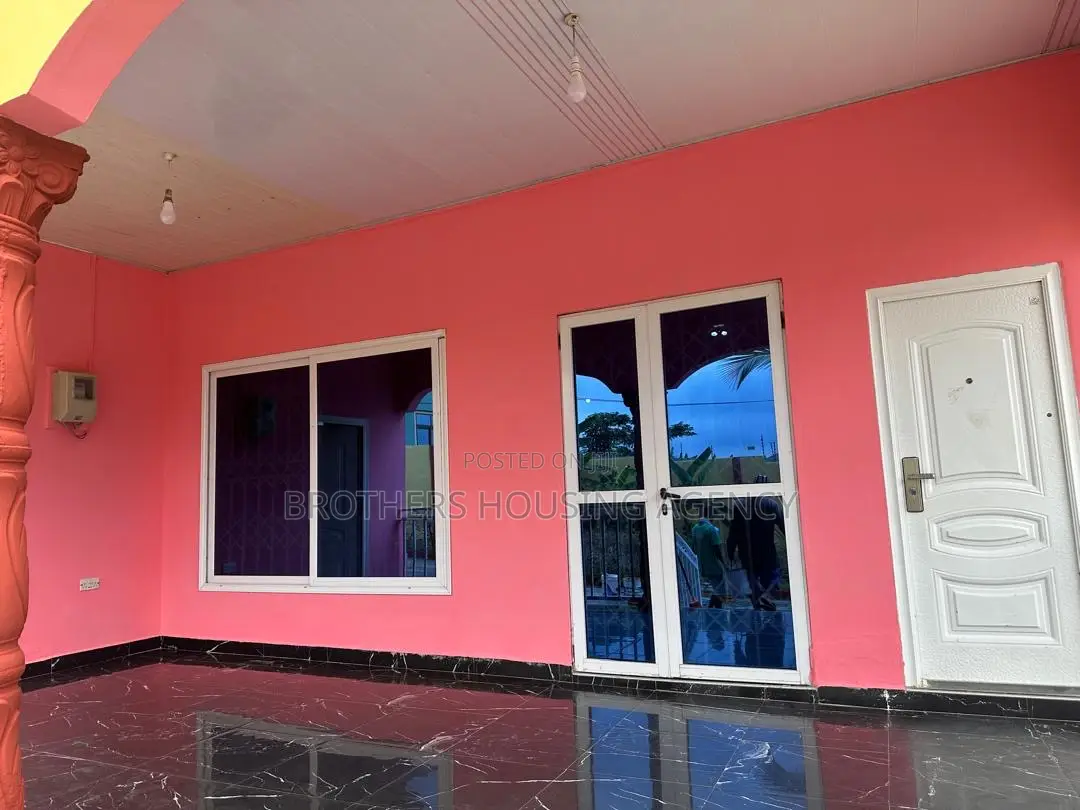 4bdrm Apartment in Brothers Properties, New-Juaben Municipal for sale