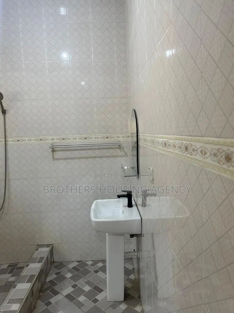 4bdrm Apartment in Brothers Properties, New-Juaben Municipal for sale