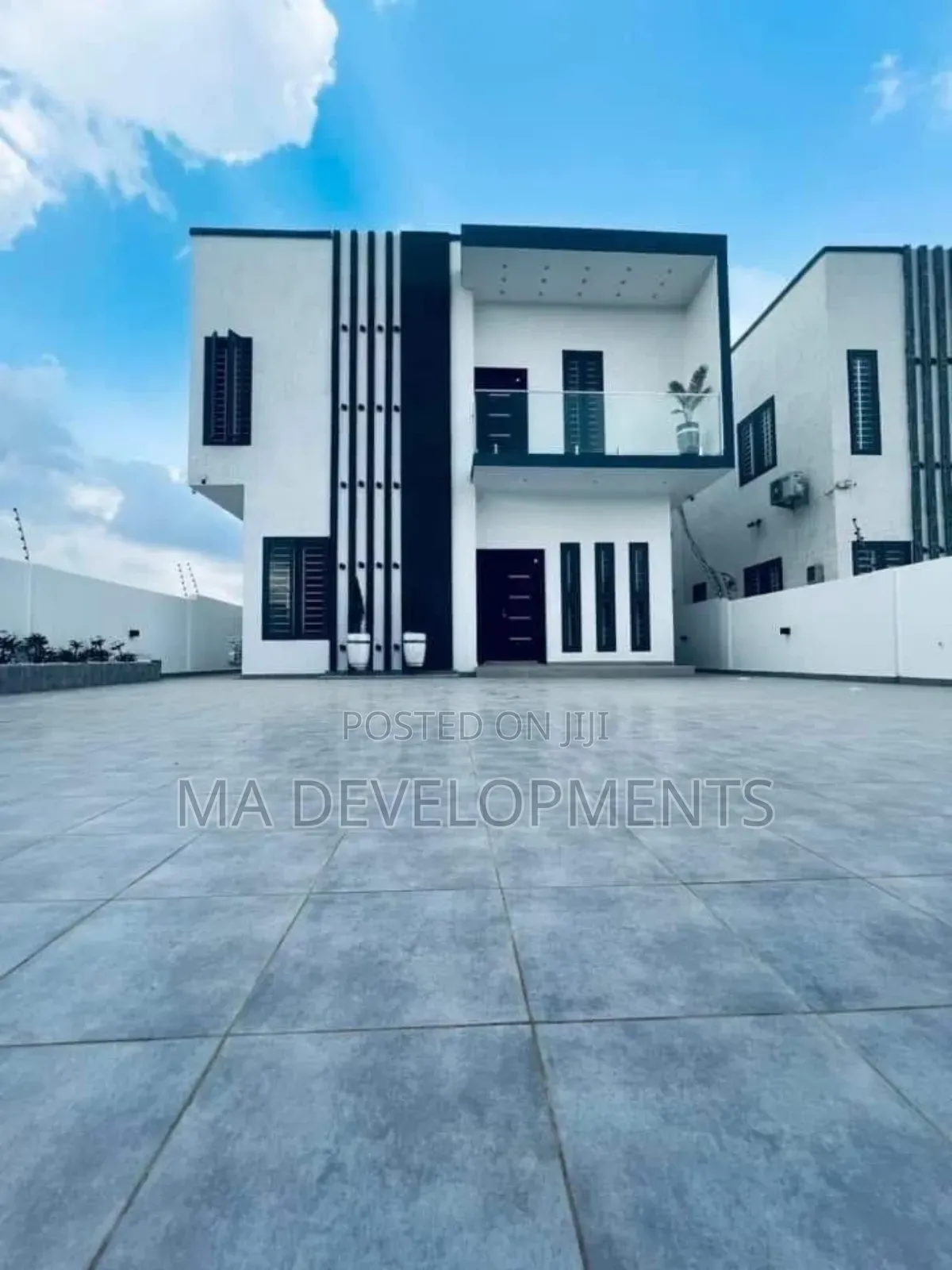 5bdrm House in East Legon Ogbojo, American House for sale