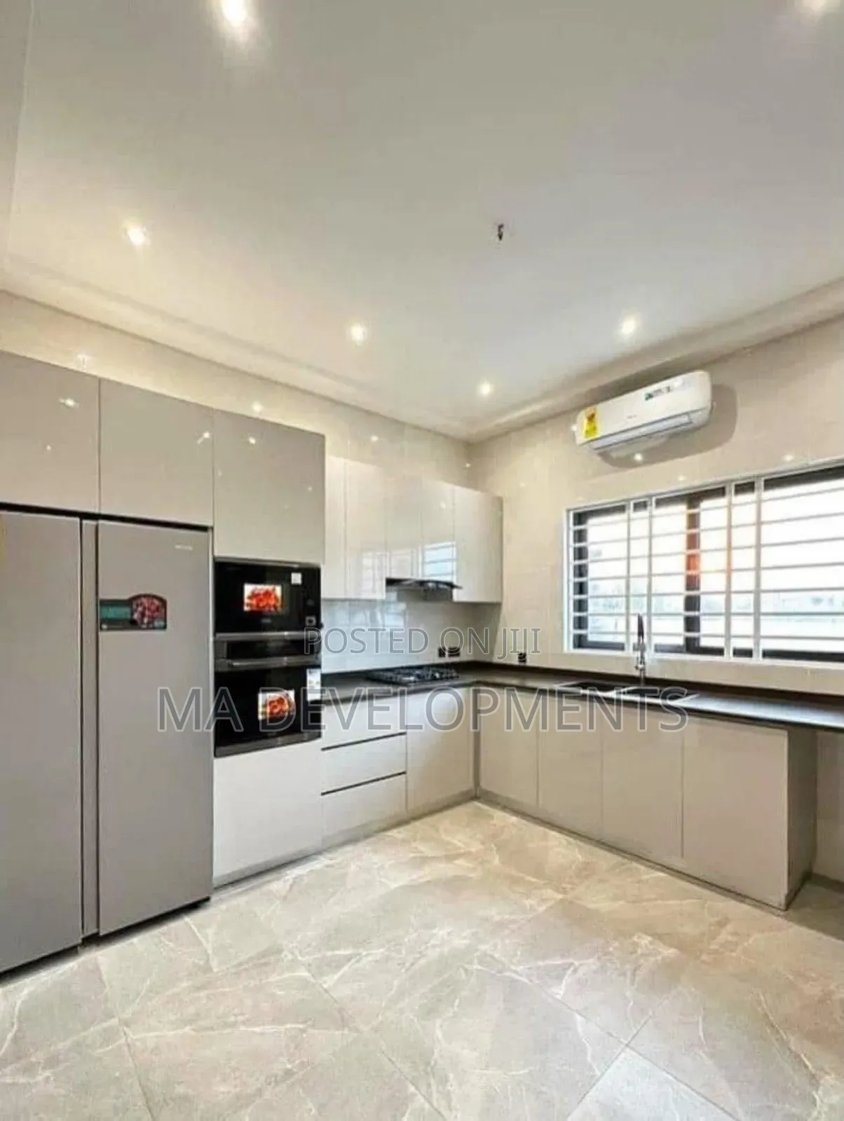 5bdrm House in East Legon Ogbojo, American House for sale