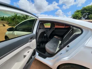 Hyundai Elantra For Rent