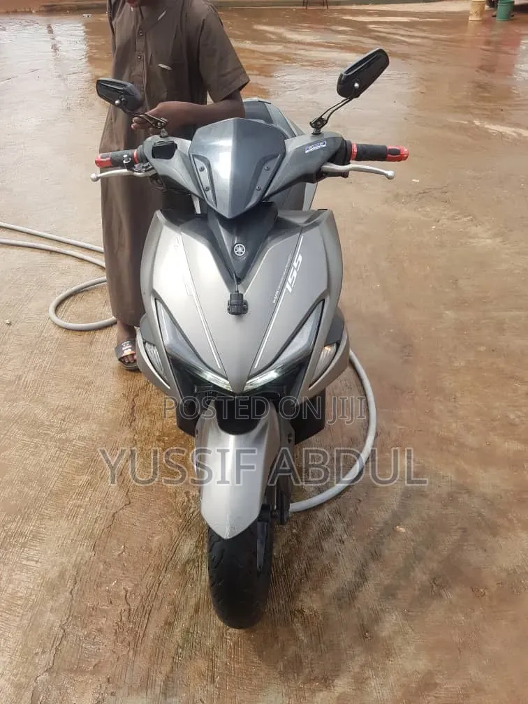Yamaha NMAX 155 2024 Silver