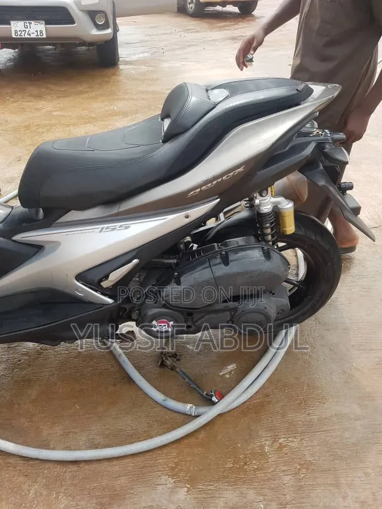 Yamaha NMAX 155 2024 Silver