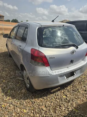 Toyota Vitz 1.3 AWD 5dr 2010 Gray