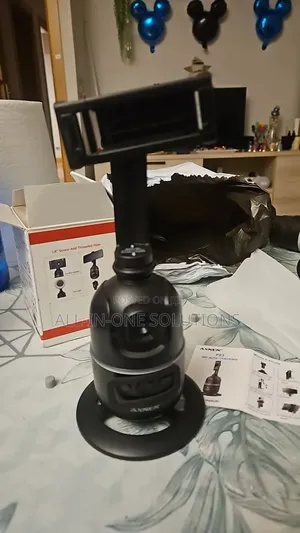 360 Facing Tracking Selfie Holder