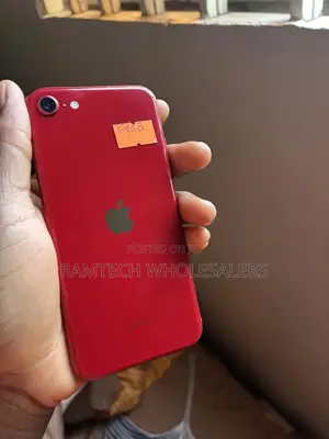 Apple iPhone SE (2020) 64 GB Red