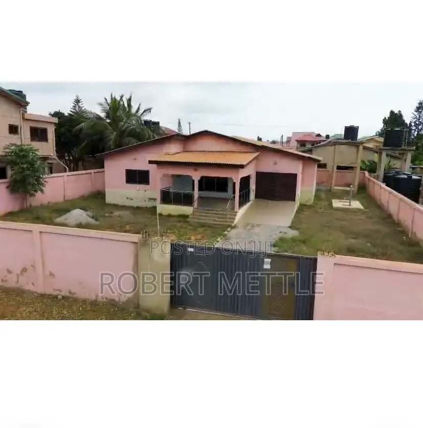 4bdrm House in Frempomaa Estate, Baatsona Total for sale