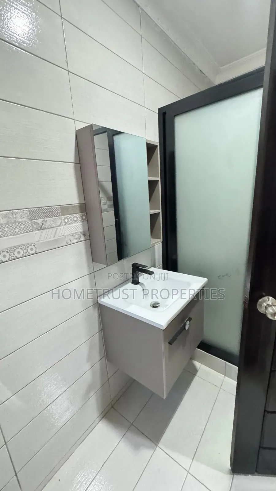 3bdrm House in Achimota Mall Area, Mile 7 for rent