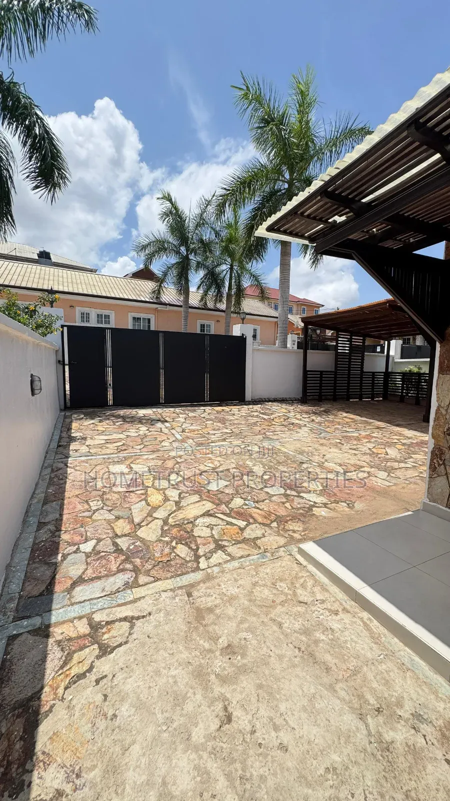 3bdrm House in Achimota Mall Area, Mile 7 for rent