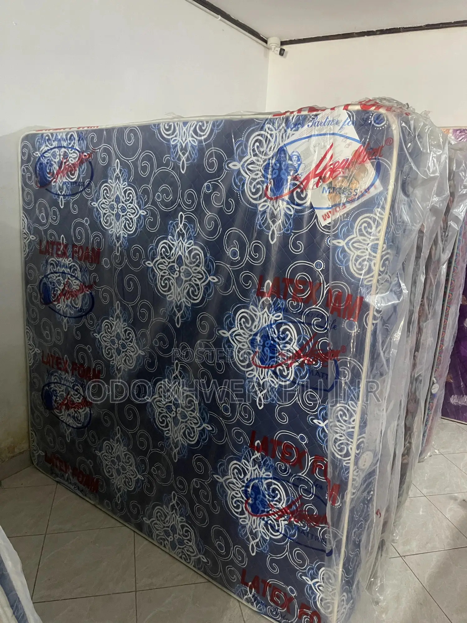 10inches Queen Size Mattress [Latex Foam]