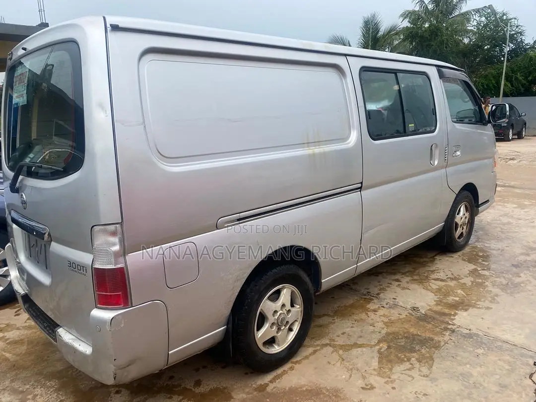 Nissan Caravan (Urvan) 2010 Grey