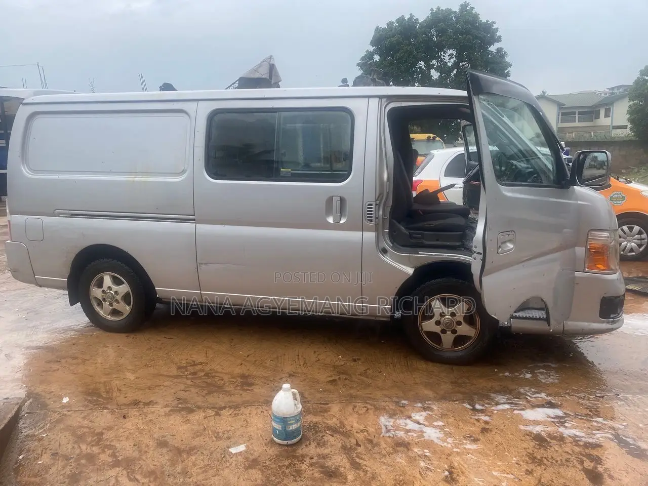 Nissan Caravan (Urvan) 2010 Grey