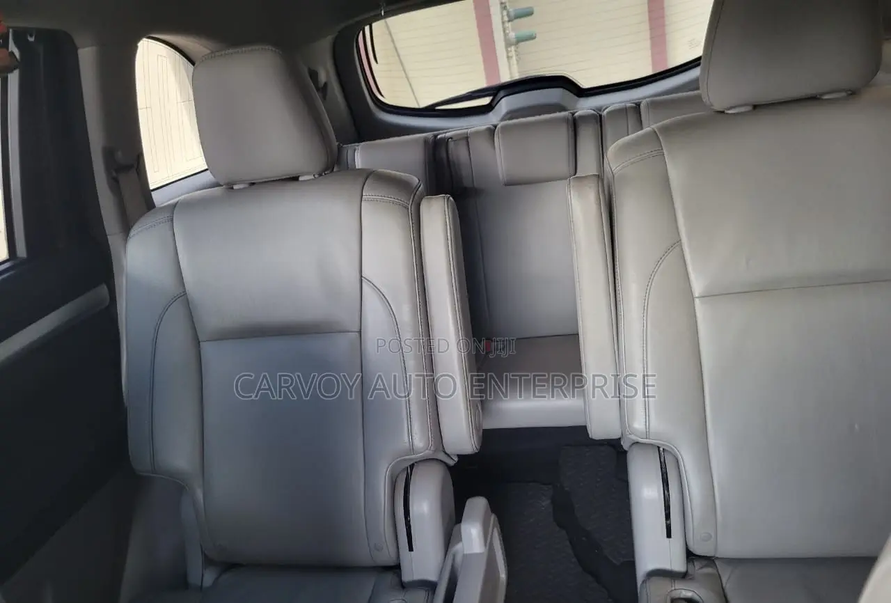 Toyota Highlander XLE 4dr SUV AWD (3.5L 6cyl 6A) 2015 Gray