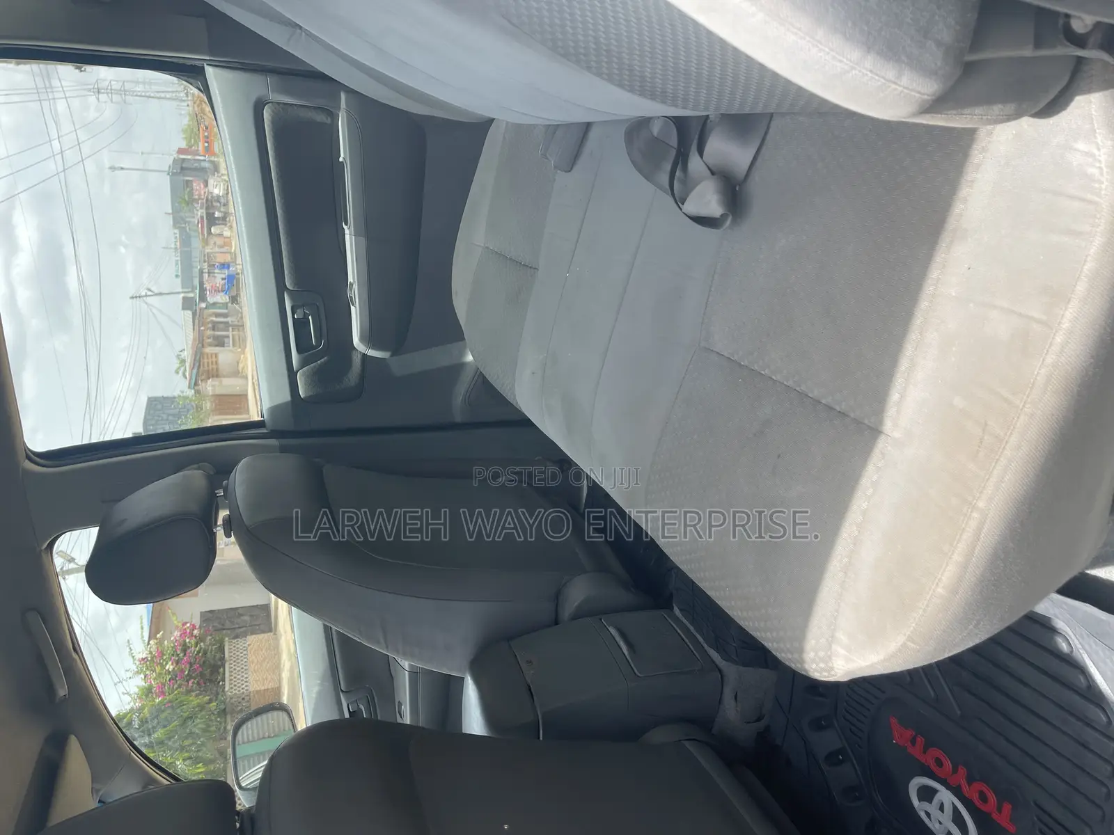 Toyota Hilux 2012 White