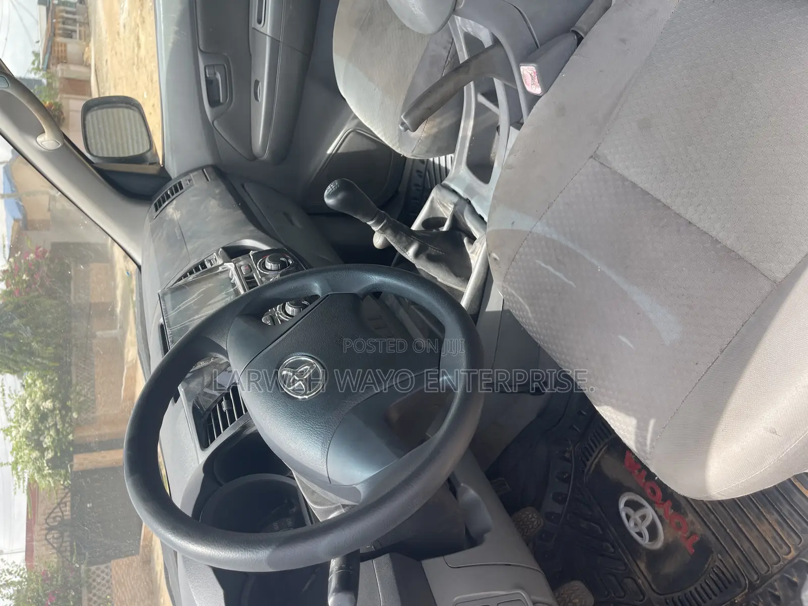 Toyota Hilux 2012 White