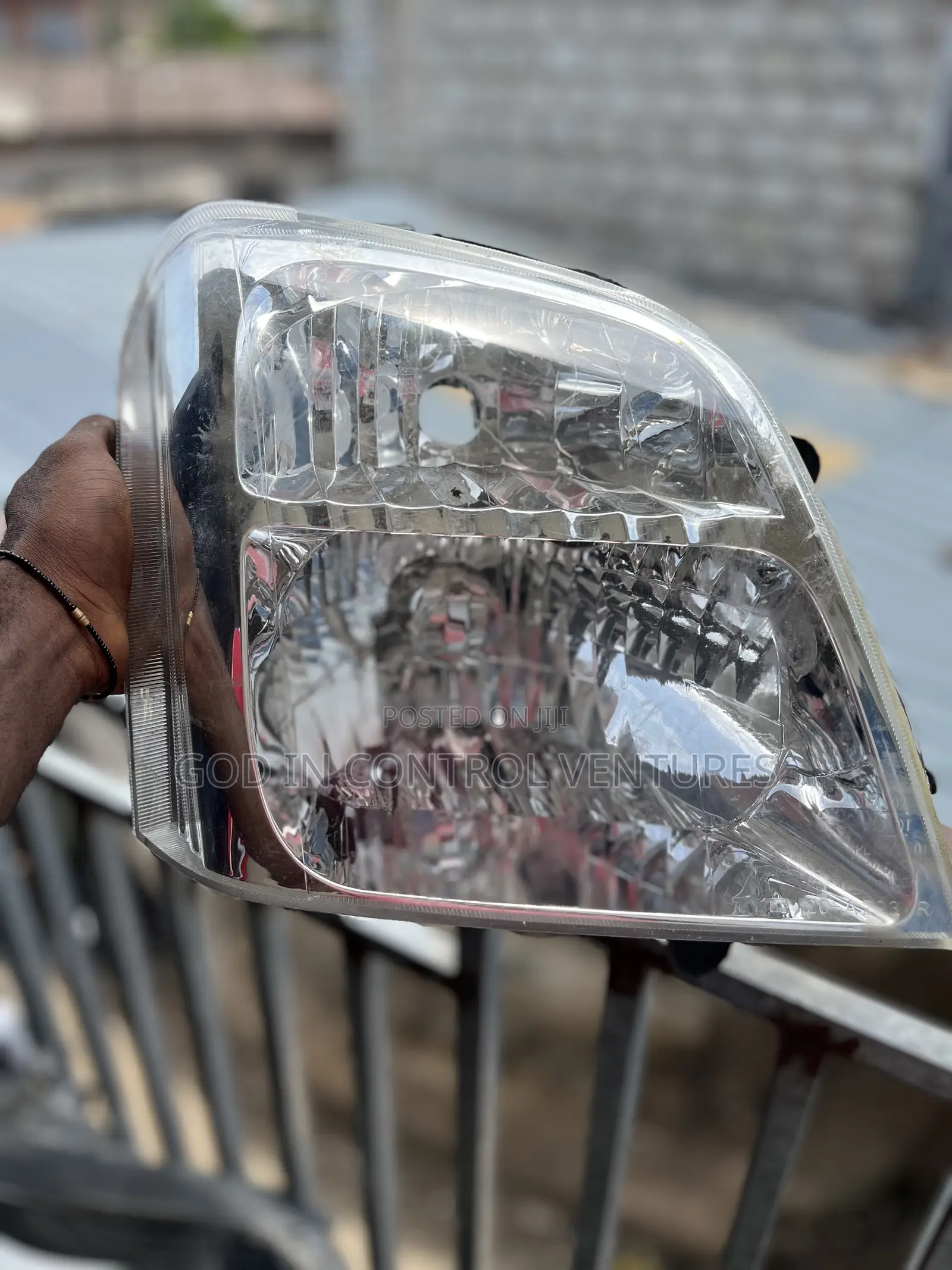 Isuzu De Max Old Type Headlight Pair
