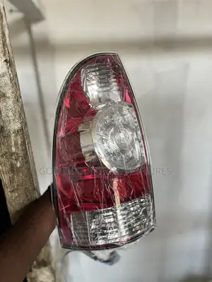 Tacoma 2010-2012 Tail Light Pair