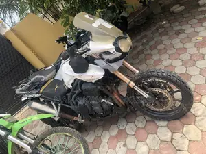 Triumph 2018 White