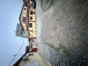 20bdrm Apartment in Dansoman Junction for sale