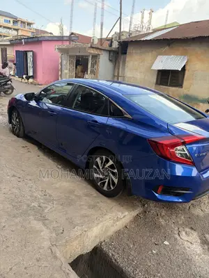 Honda Civic LX 4dr Sedan (2.0L 4cyl) 2017 Blue
