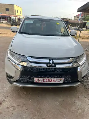 Mitsubishi Outlander 2019 White