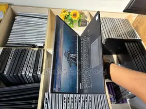 Laptop Dell Latitude 5300 2-in-1 8GB Intel Core i5 SSD 256GB